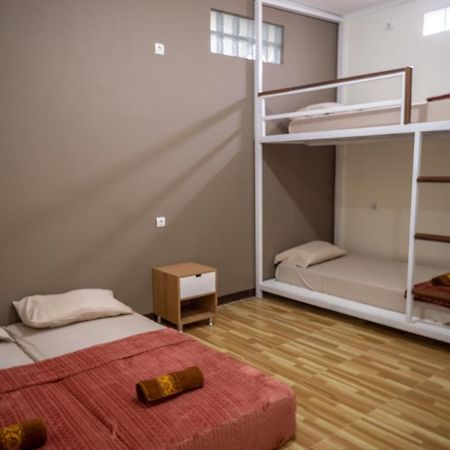 Zenrra House Hotel Bandung Buitenkant foto